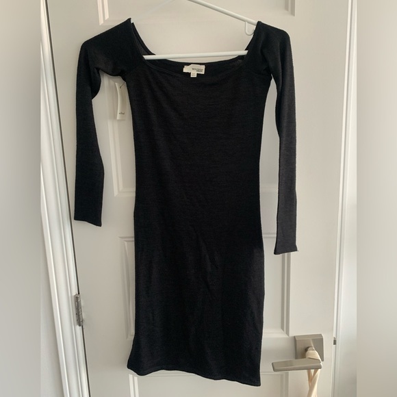 NWT Aritzia Wilfred free black off the shoulder bodycon dress - Picture 2 of 5